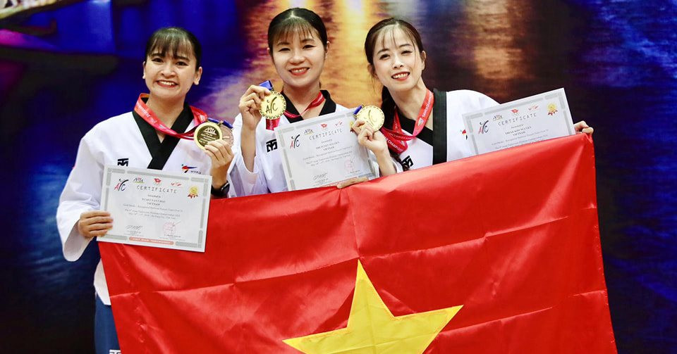 Châu Tuyết Vân và đồng đội giành Huy chương vàng Giải taekwondo vô địch châu Á