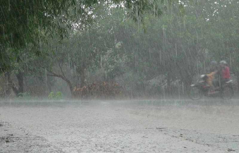 Nhiều khu vực trên cả nước có mưa dông