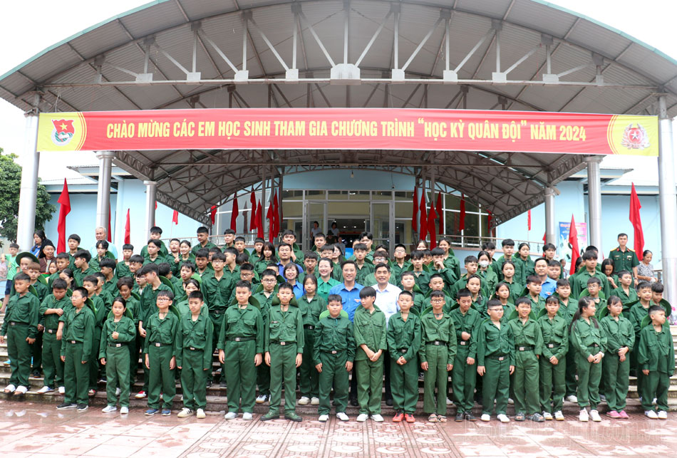 95 học sinh tham gia “Học kỳ Quân đội”