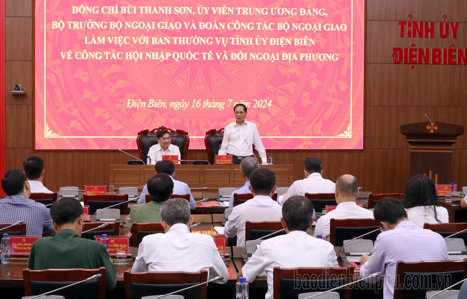 Bộ trưởng Bộ Ngoại giao Bùi Thanh Sơn thăm, làm việc tại Điện Biên