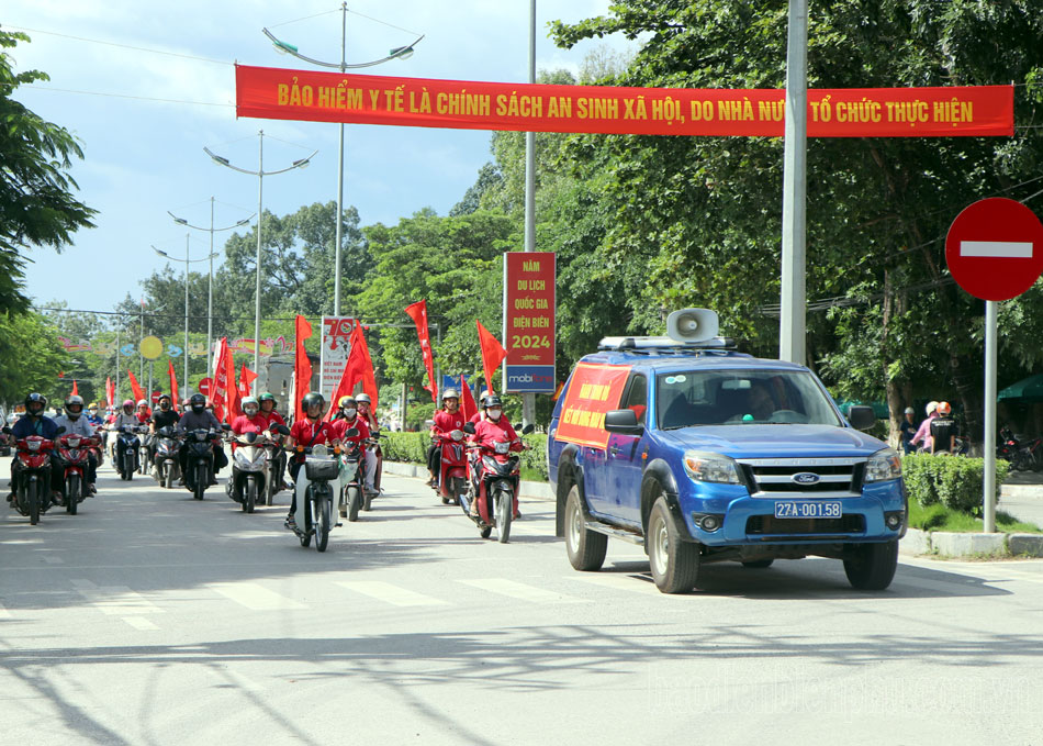 Tuyên truyền hiến máu tình nguyện chương trình “Hành trình đỏ”