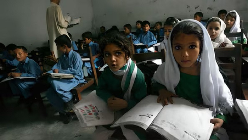 Pakistan đóng cửa hơn 100.000 trường học do nắng nóng