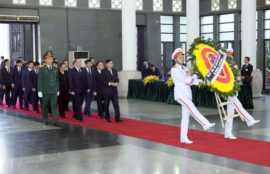 Đoàn đại biểu tỉnh Điện Biên viếng Tổng Bí thư Nguyễn Phú Trọng