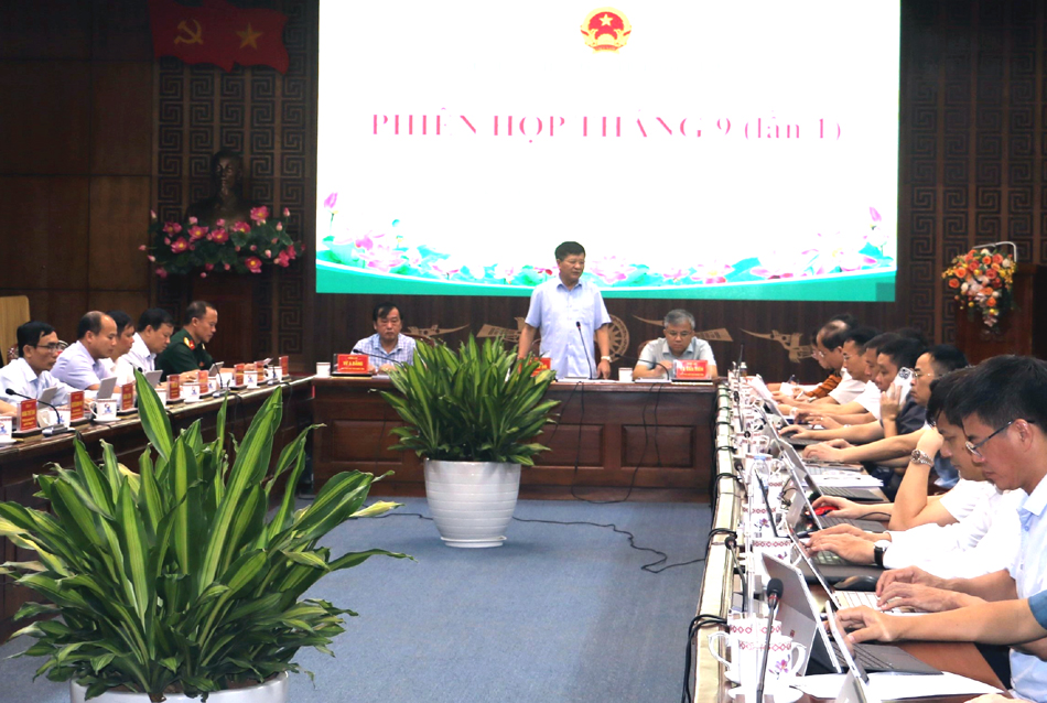 UBND tỉnh họp phiên tháng 9 (lần 1)