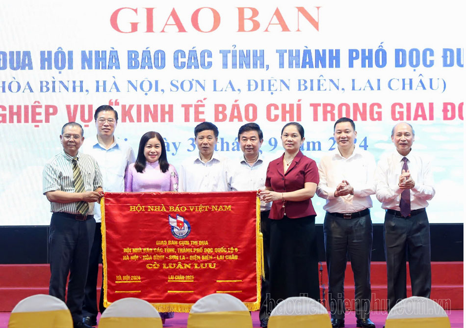 Giao ban Cụm thi đua Hội Nhà báo các tỉnh, thành phố dọc quốc lộ 6 năm 2024 